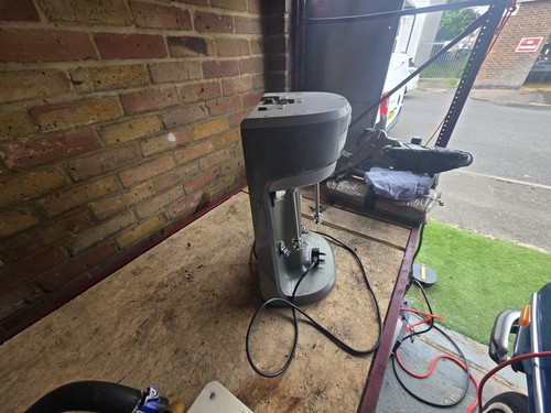 Hamilton Beach commercial drink mixer, typically used in cafes, diners, - Picture 4 of 6
