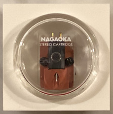 NAGAOKA MP-10 CARTRIDGE AND GENUINE NAGAOKA MP-10 STYLUS IN PLASTIC DISPLAY CASE