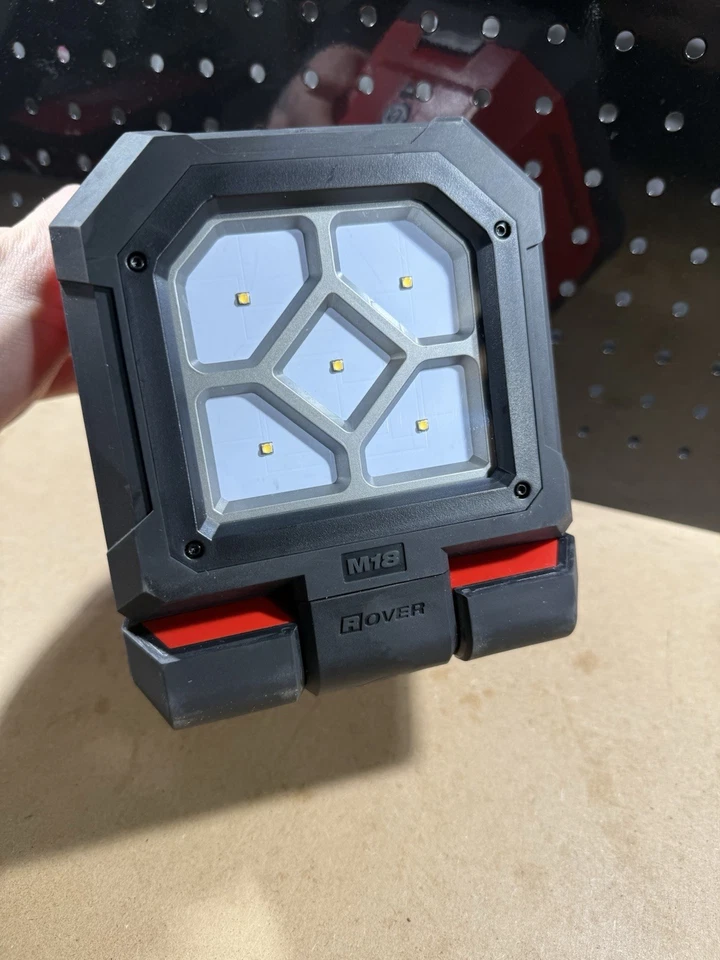 Milwaukee M18 18v Cordless Magnetic Mounting LED Rover Flood Light Tool 2365-20 - Image 3 of 4