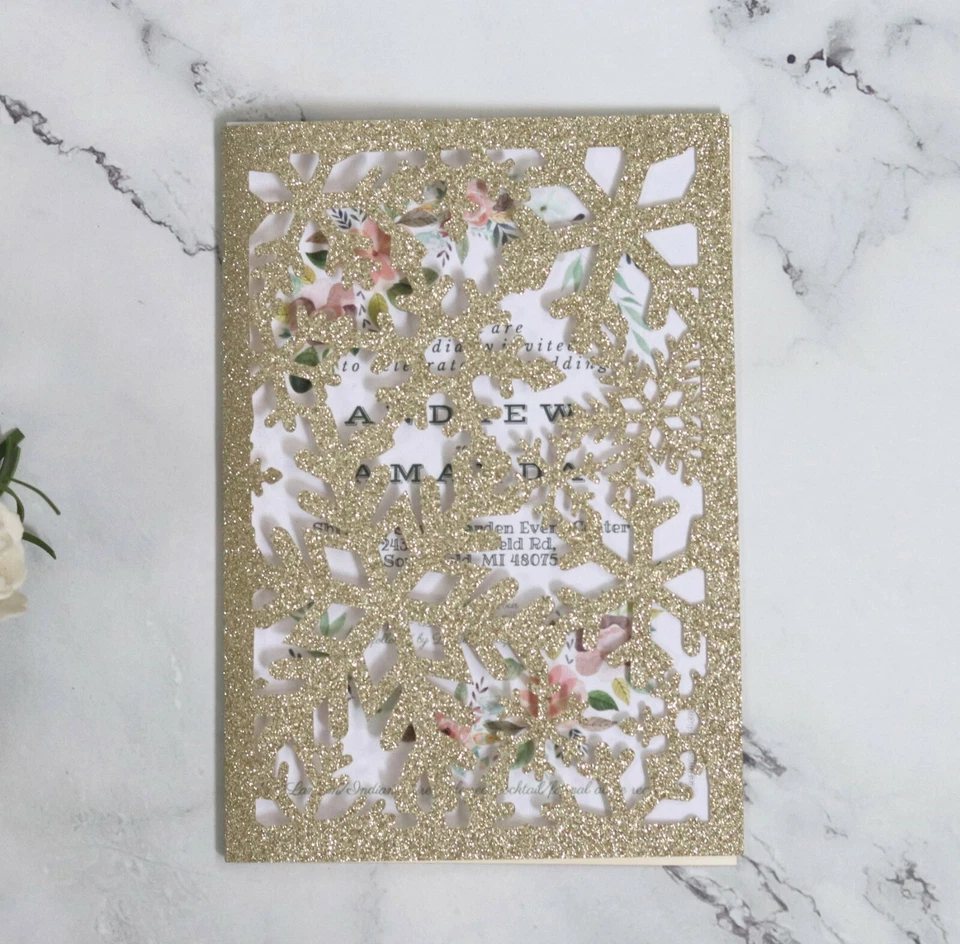 Tarjeta de invitación de boda de copo de nieve con corte láser brillante tarjetas de felicitación de Navidad Foto 2 de 4