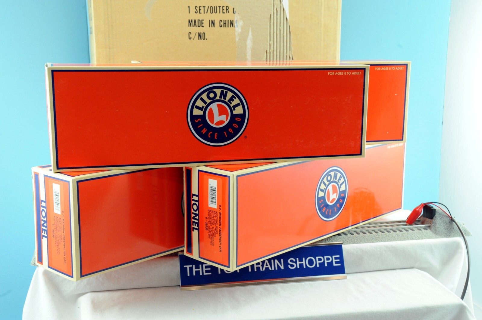 LIONEL 39032 UNION PACIFIC "THE CHALLENGER" 4CAR MADISON PASSENGER SET