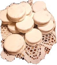 6 Alfajores Chocolate y Blanco.  Relleno estilo Mar del Plata con dulce de leche