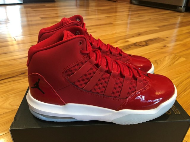 jordan max aura gs red