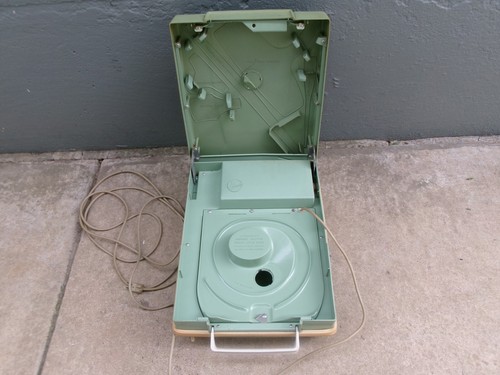 Vintage Hoover Portable Suitcase Vacuum Cleaner w Attachments Model 2100 Green - Picture 7 of 24
