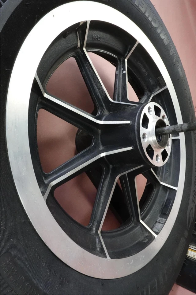 Harley Sportster 1200 XLH1200 1991 llanta trasera Michelin 130/90 B16 Foto 4 de 4