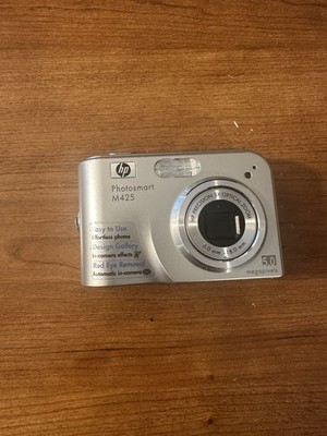 HP PhotoSmart M425 5.0MP Digital Camera PLEASE READ for parts or Repair