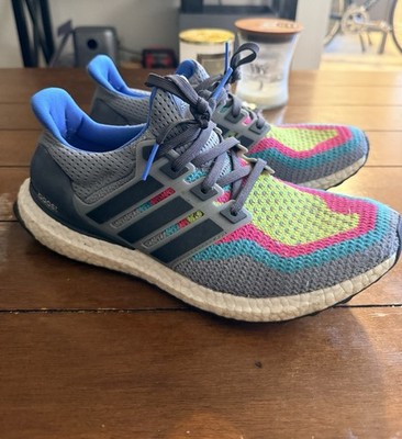adidas UltraBoost AQ4001 Mens Colorblock Knit Cushioned Boost Low Top