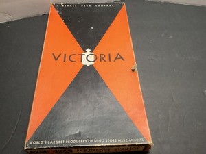 VINTAGE REXALL VICTORIA 2 QUART WHITE FOUNTAIN SYRINGE with Box