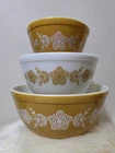 Vintage Pyrex BUTTERFLY GOLD Nesting Mixing Bowls (Set of 3)