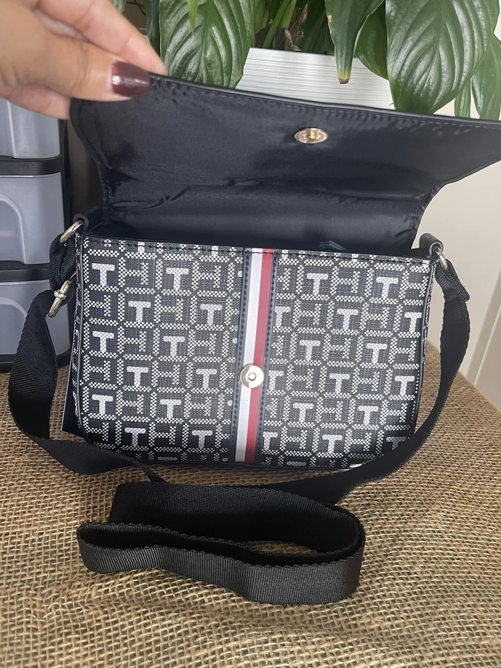 Tommy Hilfiger Crossbody Square Logo Purse Red White And Blue With Tommy Tag - Image 3 of 4