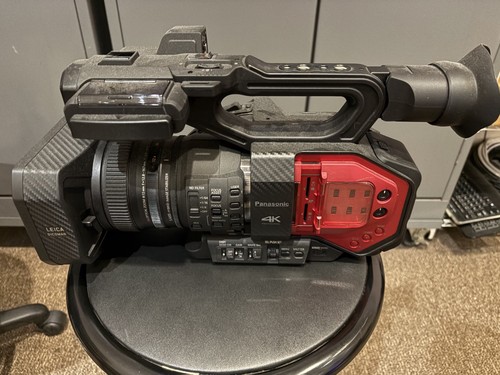 Panasonic AG-DVX200 4K Professional Camcorder with 49 hours