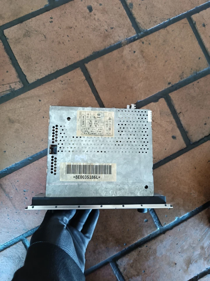 Original Audi A4 B6 B7 Autoradio Radio CD Radio "Audi Concert" 8E0035186L - Bild 2 von 4