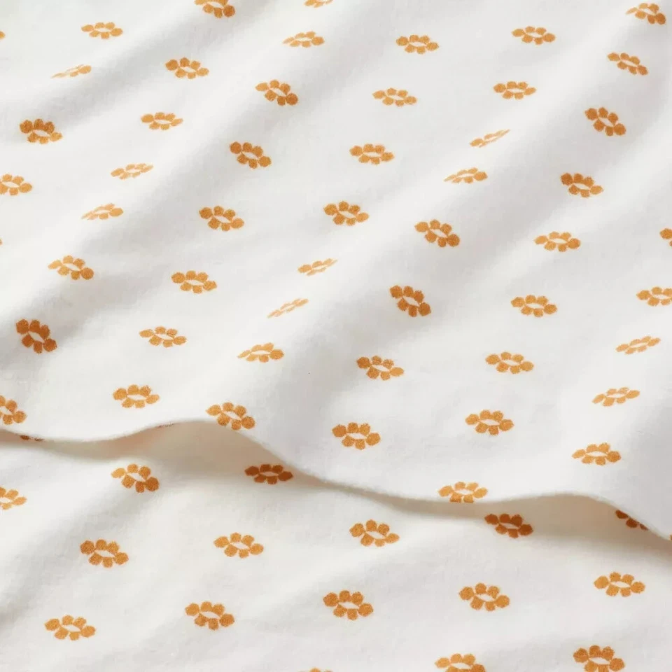 Threshold flannel sheet set - 4pc Gold block FULL NIP - Image 3 of 4