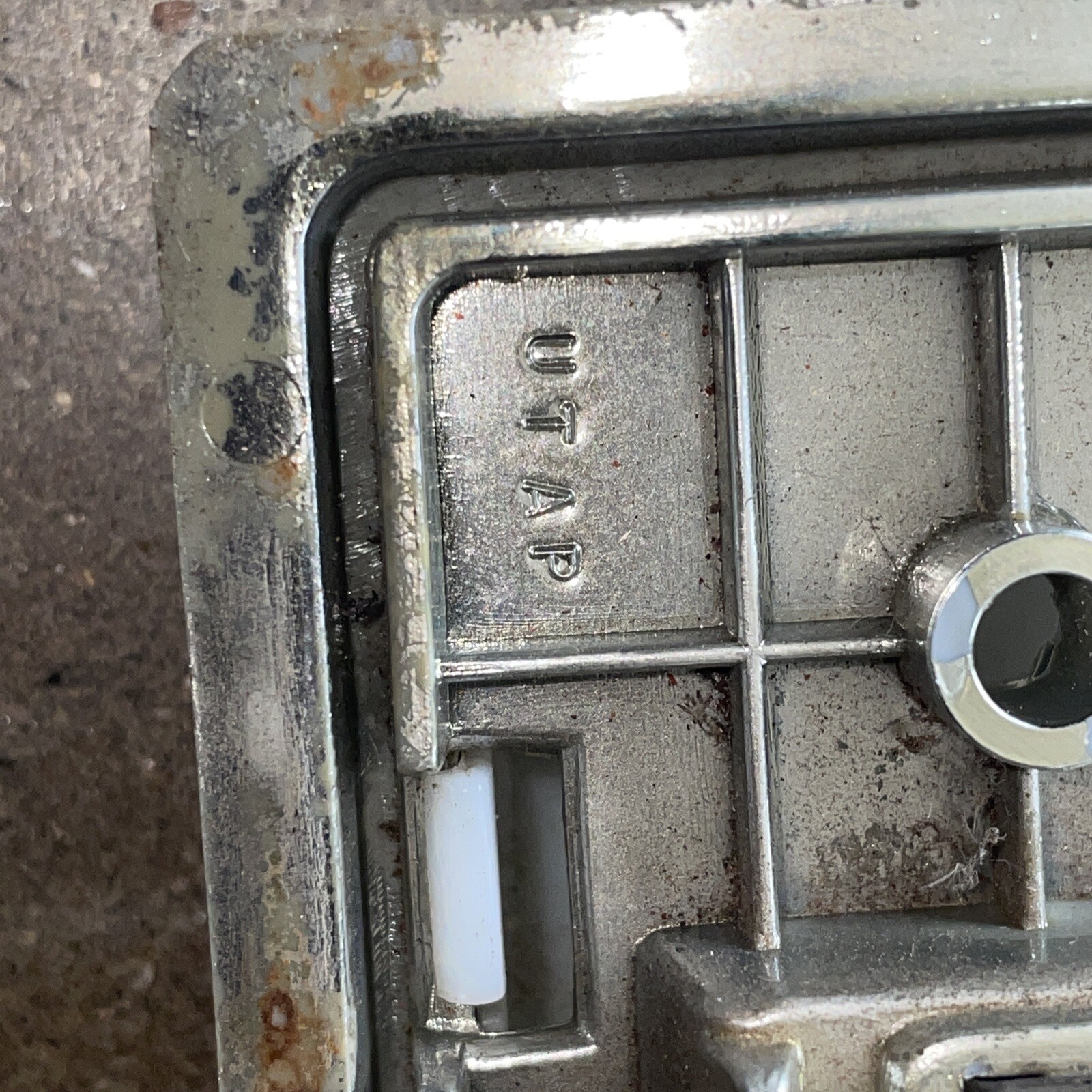 7387 Chevy Truck C10 C20 C30 Interior Dome Light Assembly 6270478 OEM