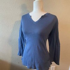 Women's Blue V-Neck Long Sleeve Top