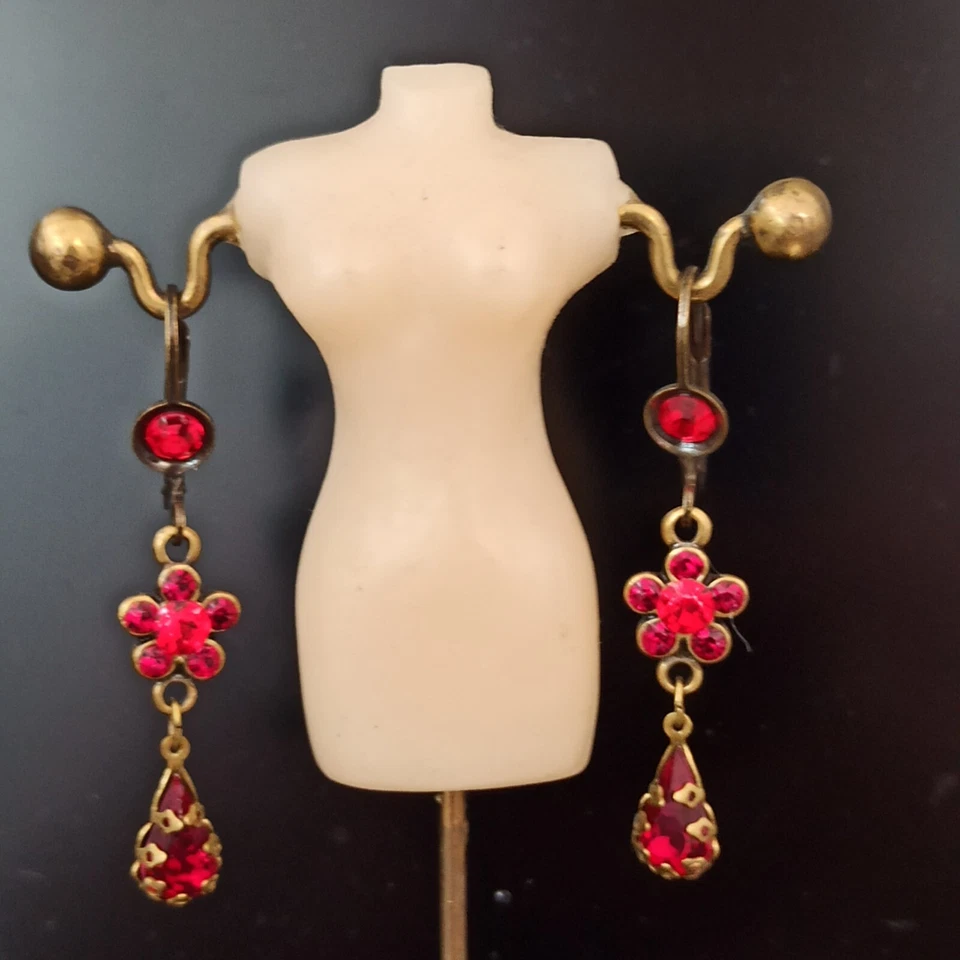 Pendientes Michal Negrin delicada flor roja con cristales de Swarovski regalo delicado Foto 3 de 4