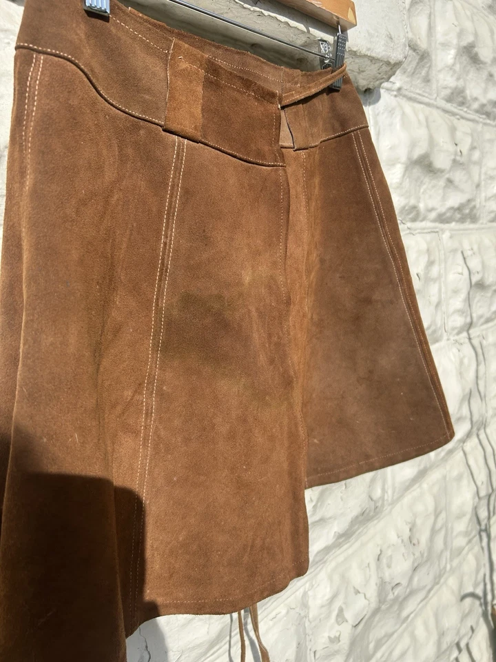 Falda Vintage Años 70’s Para Mujer Cuero Marrón Mini Hippy Western Falda Envolvente Foto 4 de 4