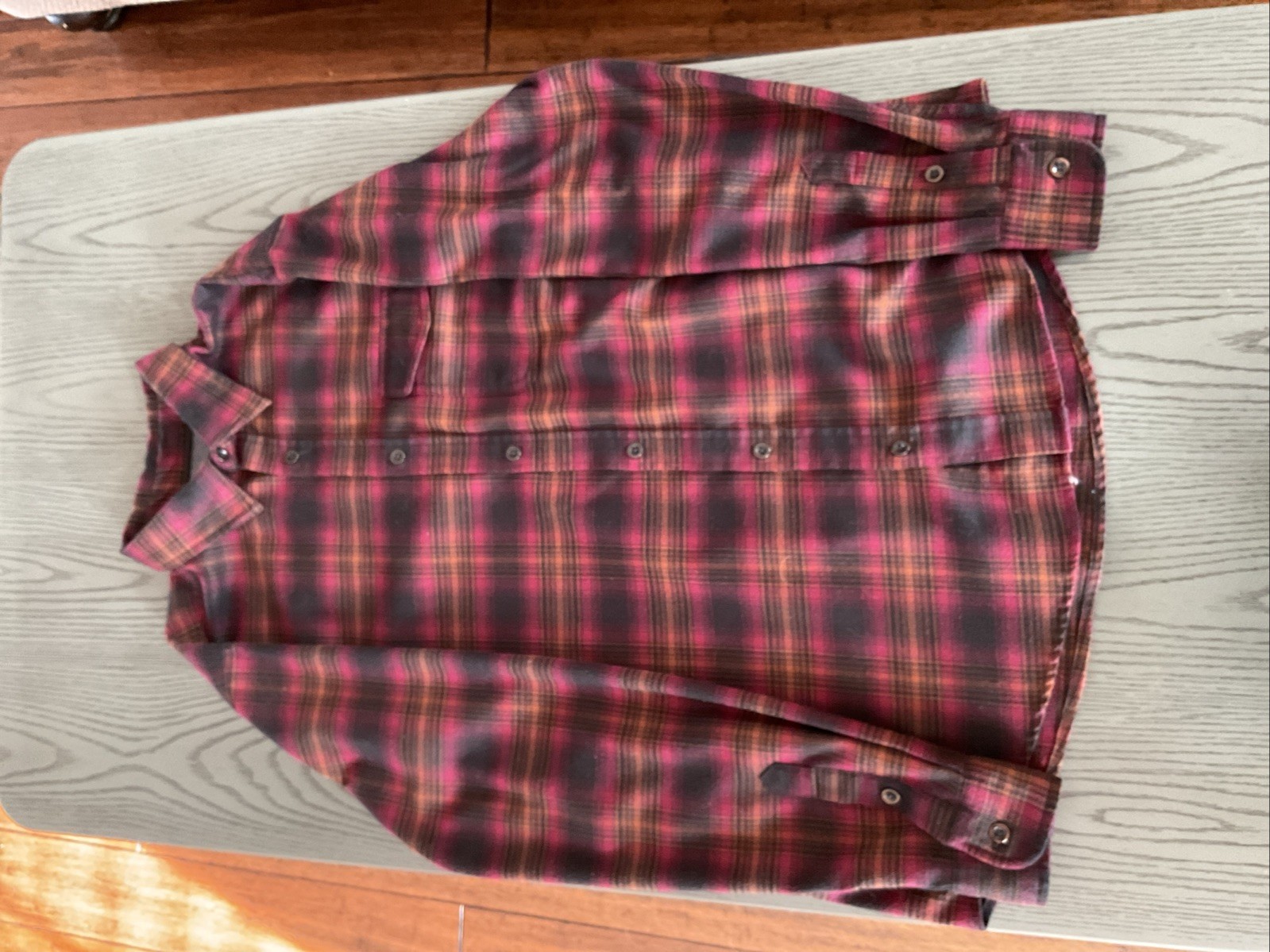 . 4 Lg , 1 Xl  You Get All 5 For 1 Price.