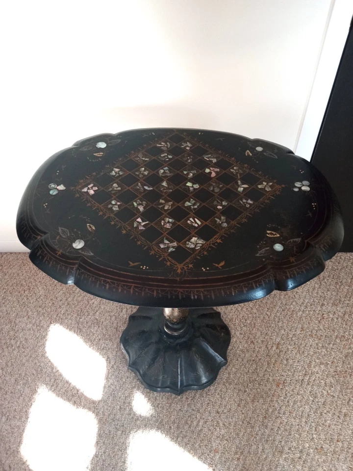 ¡Raro! Antigua mesa inclinable de papel maché. Inclinable. Victoriano. Mesa de ajedrez. Foto 3 de 4