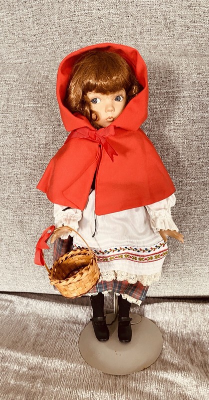 Vintage 1989 EDWIN KNOWLES Little Red Riding Hood Doll #9520K Dianna Effner 14"T