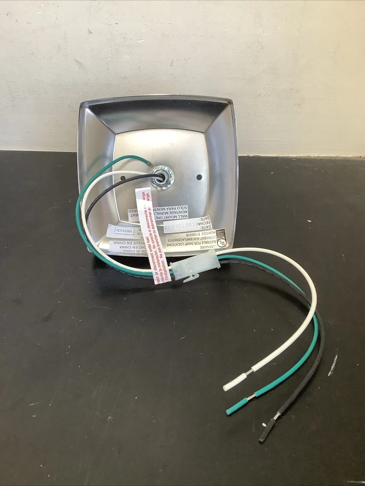 Lámpara de baño reversible con luz ancha Moen de 5". Cromo. YB5161CH. Foto 4 de 4