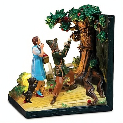 The Bradford Exchange The Wizard Of Oz #1 Dorothy and the Scarecrow Oz 4.25''