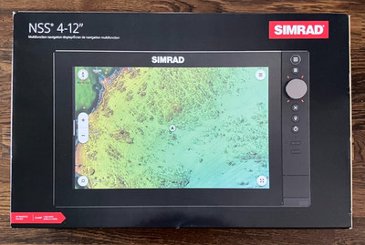 New Simrad NSS4-12 MFD Chartplotter/Fishfinder US C-Map Discover X 000-16015-001