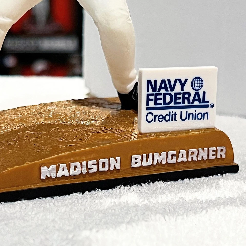 MADISON BUMGARNER CT Defenders SF Giants 2014 World Series "MVP" Bobblehead - Image 2 of 4