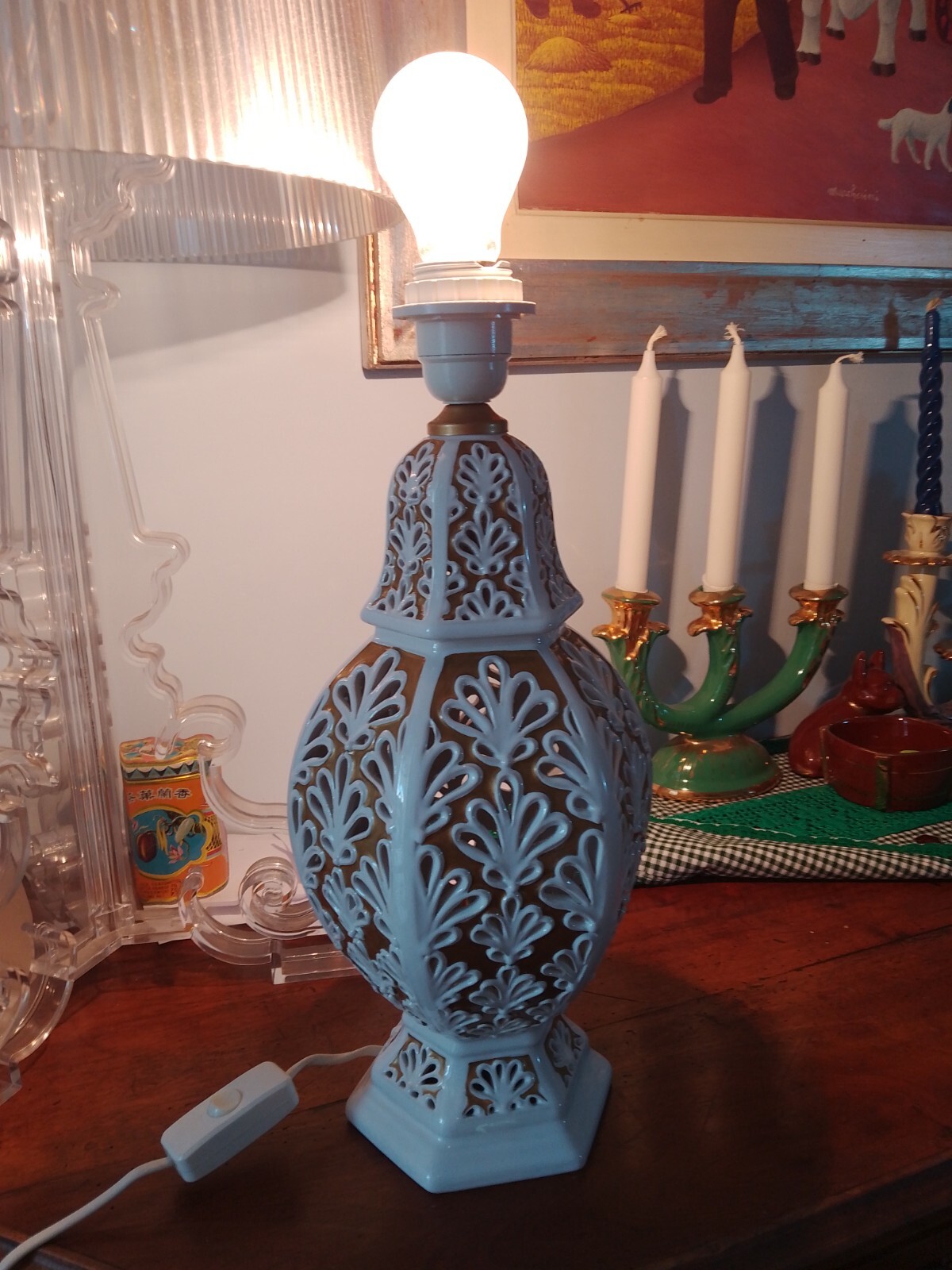 Potiche in ceramica trasformata in lampada, decorata in oro