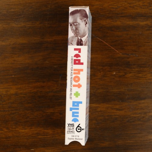 Red Hot + Blue (1990) - VHS Concert Music - Cole Porter - Complete w/ Posters - Picture 5 of 12