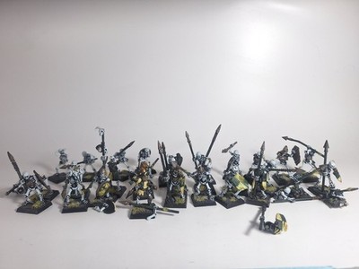 untote Skelette Krieger Regiment bemalt x28 einige Teile defekt 