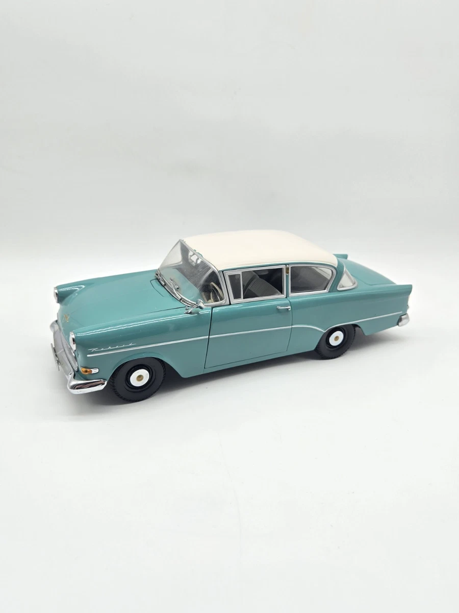 ミニチャンプス　1/18オペル　レコルト　P1 1958 ミニチャンプス 1/18オペル レコルト P1 1958 - メルカリ