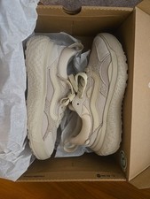 Vans Mte Ultrarange Neo Vr3 / 6.5 Women / 5 Men Cream Color / VN00CWECRM