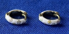 Pastel Floral White Enamel Gold Tone Huggie Hoop Earrings Modern Boutique 1/2