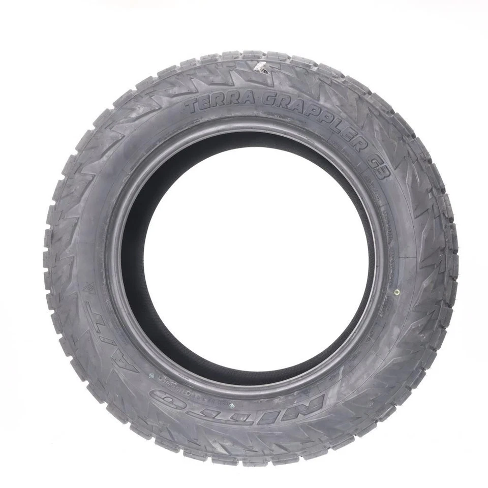 Pinza nueva LT 275/60R20 Nitto Terra G3 A/T 123/120T Foto 4 de 4