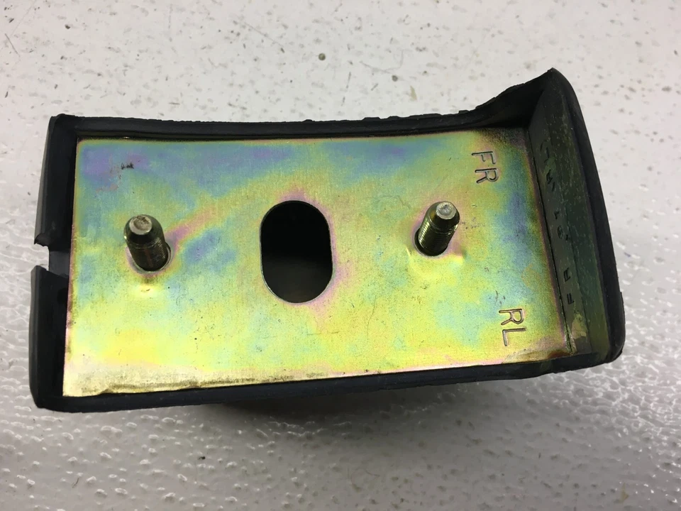 三菱 NOS 1980 - 1984 道奇 Colt Plymouth Champ 右握前保险杠保护 — 第 3/4 张图片