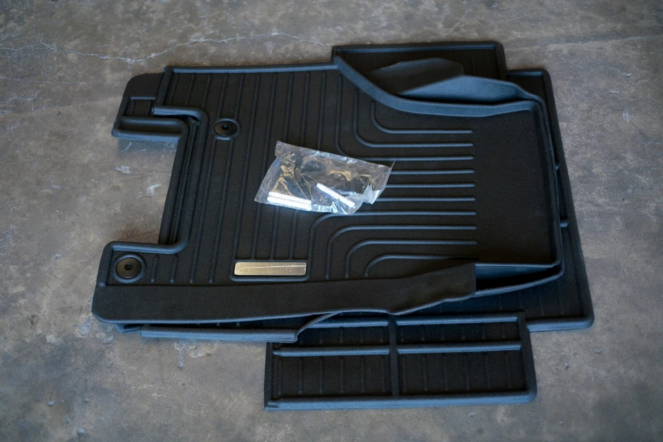 Alfombrillas Volvo VNL - Juego de alfombrillas para todo tipo de clima de ULTRALINE también se adapta a VHD, VNR, VNX Foto 4 de 4