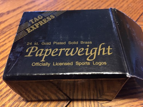 NBA VINTAGE NBA Pistons 24kt gold plated over brass paperweight - Picture 2 of 2