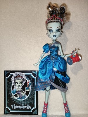 Monster High Frankie Stein - Scarily Ever After/Threadarella. TOTALLY COMPLETE!