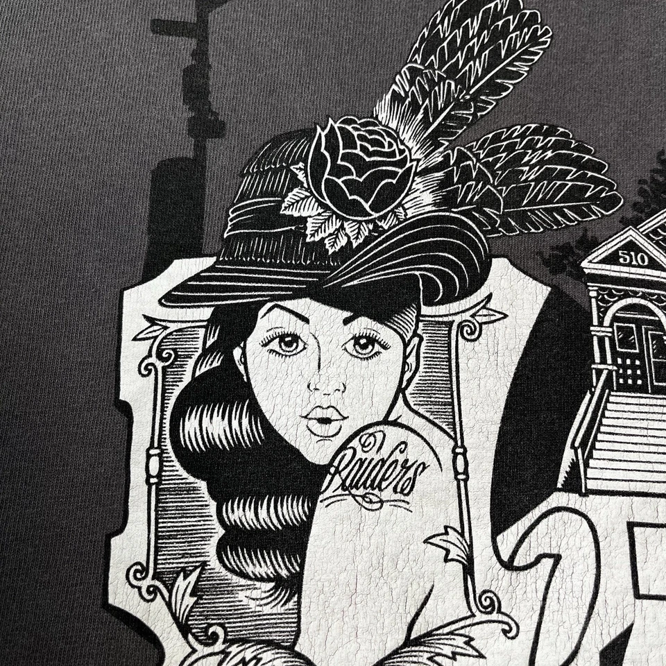 Винтажная мужская футболка Mike Giant M серая Oakland Raiders сделано в США граффити искусственно состаренная - Изображение 4 из 4