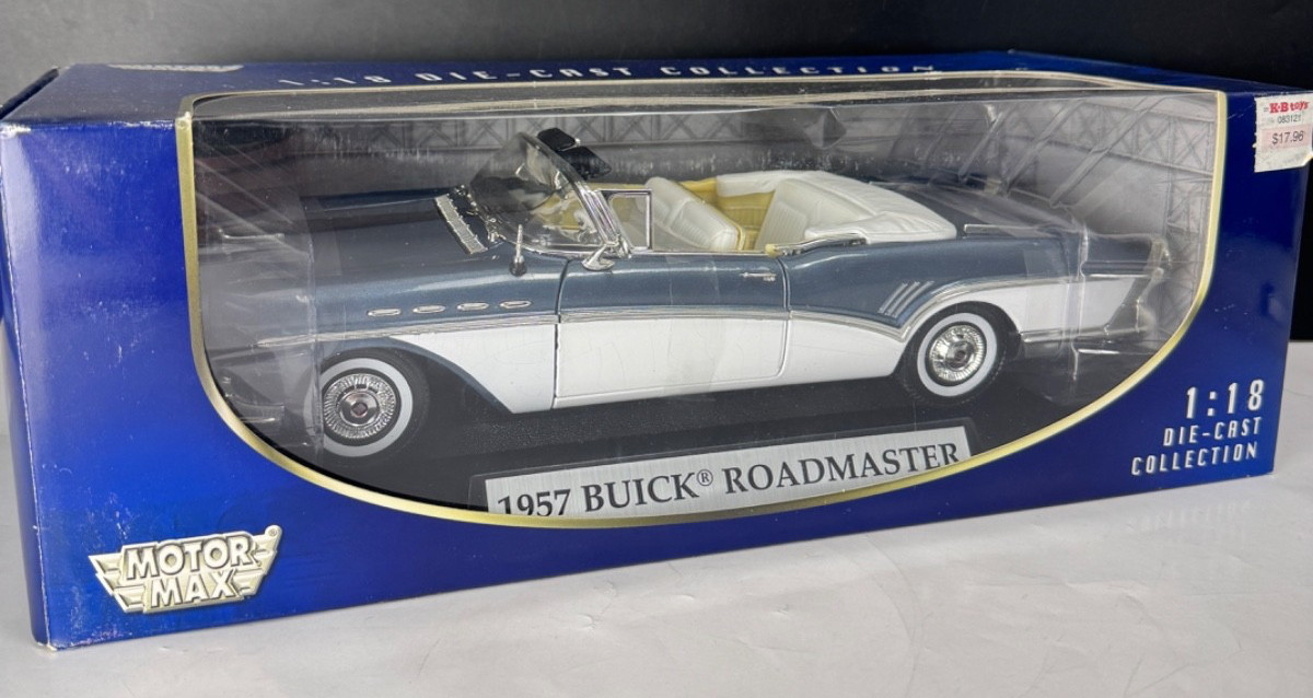 Blue 1957 Buick Roadmaster by Motor Max 1:18 Scale Die Cast Car / New In Box