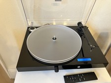 Pro-Ject Juke Box E (Upgraded Acryl it Platter)Piano Black BluetoothTurntable