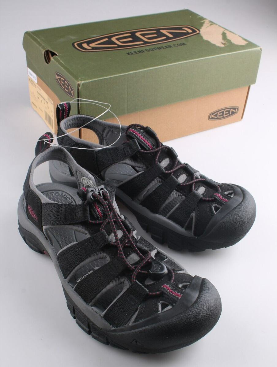 KEEN Women's Newport H2 Sport Sandal Black/Raspberry Wine Size