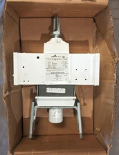 Lumark / Cooper Lighting 320W Metal Halide High Bay Light Fixture Luminaire