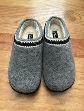 Clark  s Women  s Gray Wool Felt Slip-On Clog Slipper US 9 Soft Warm