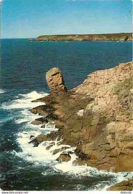 Postcard - 29 - La Pointe du Raz - Le Menhir - Wave Effect - See Scans