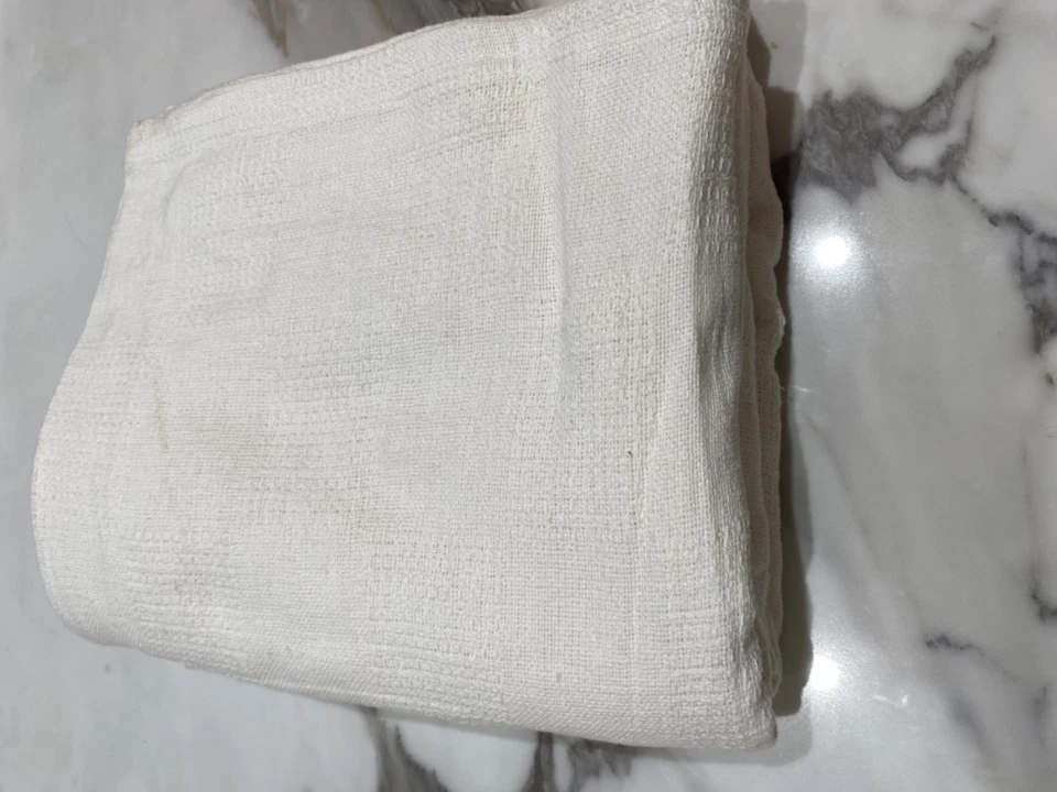 Manta térmica de hospital de algodón blanca 60x90 - suave y ligera Foto 2 de 4