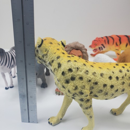 Lot Of 9 Unbranded Large Scale Wild African Animals Plastic Action Figures - Picture 18 of 20