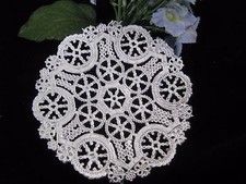 10 PCS vtg 4" INCH ROUND SILVER SNOWFLAKE LACE FOIL PAPER DOILY CRAFT CARD shiny