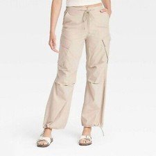 NWT Universal Thread Tan Cargo Pants Size Medium